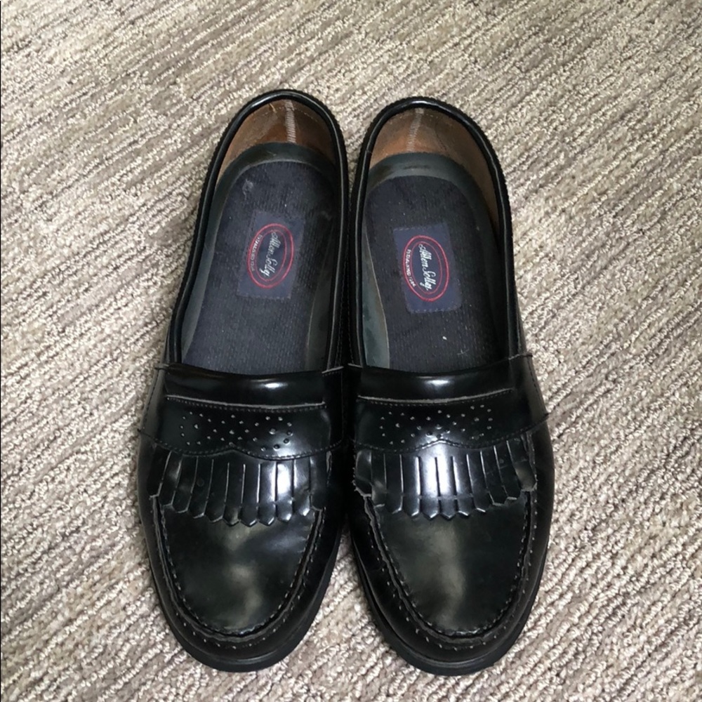 Men’s leather dress shoes